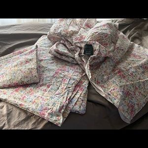 Queen bed sheet’s set by Ralph Lauren.